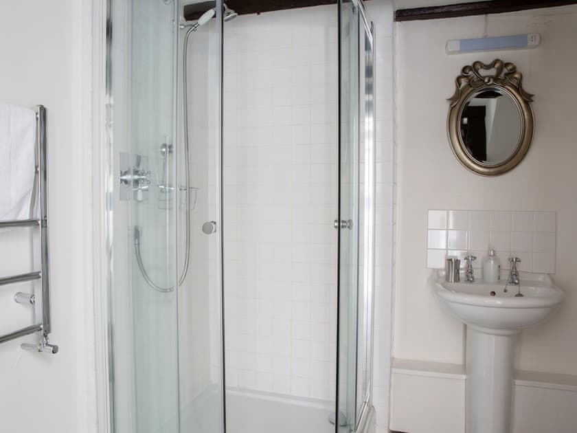 Shower room | The Coach House - Woodlands Manor Farm, Woodford, near Bude