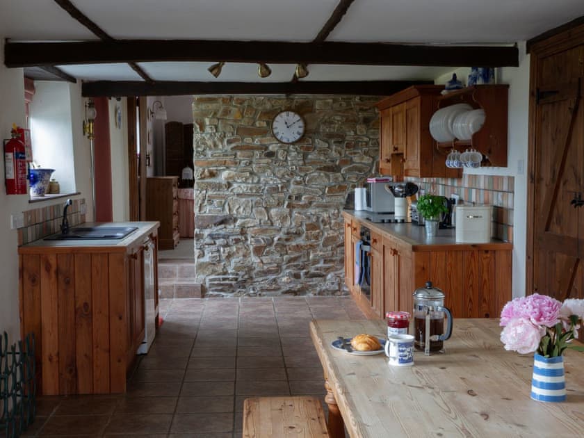 Kitchen/diner | Rose Cottage - Woodlands Manor Farm, Woodford, near Bude