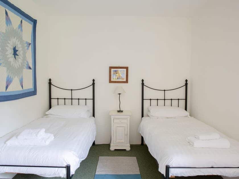 Twin bedroom | Rose Cottage - Woodlands Manor Farm, Woodford, near Bude