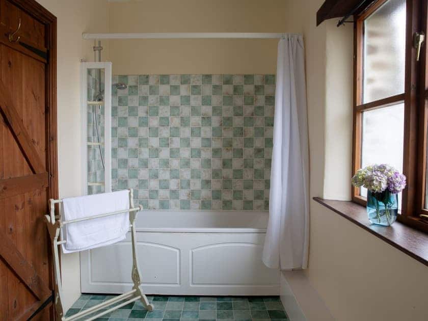 Bathroom | Rose Cottage - Woodlands Manor Farm, Woodford, near Bude