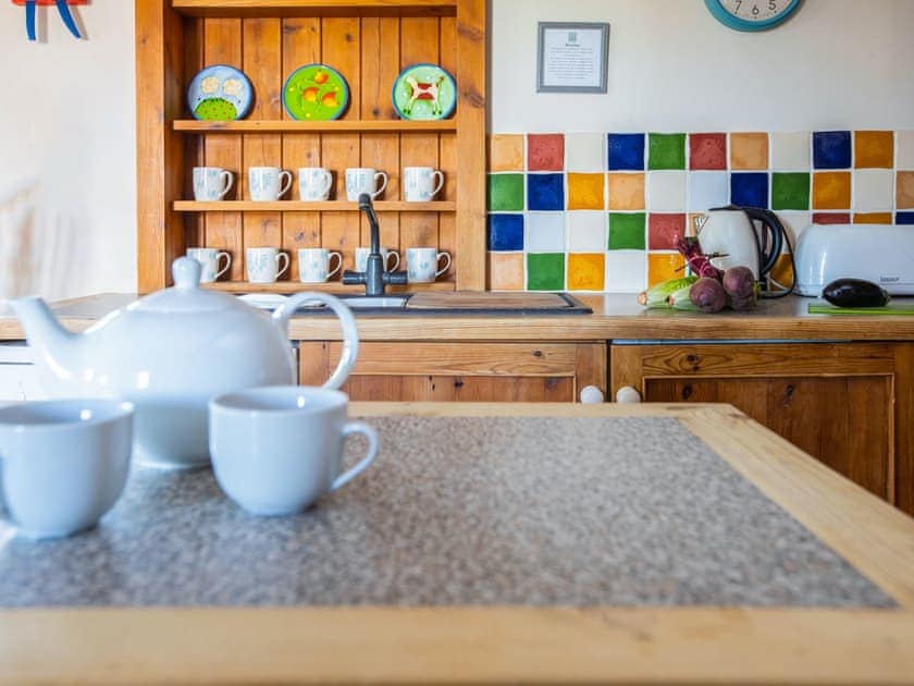 Kitchen | Jasmine Cottage - Woodlands Manor Farm, Woodford, near Bude