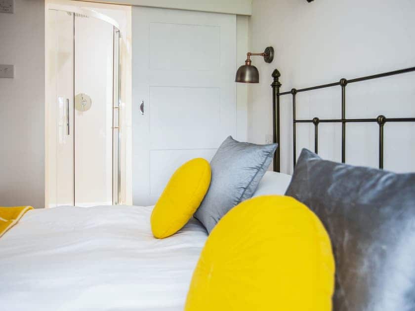 Double bedroom | Jasmine Cottage - Woodlands Manor Farm, Woodford, near Bude