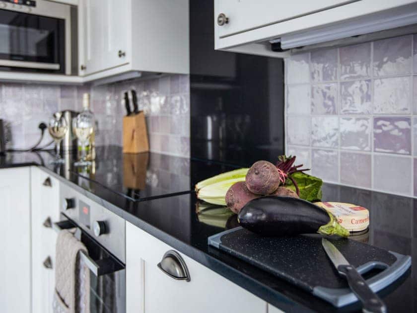 Kitchen | Lavender Cottage - Woodlands Manor Farm, Woodford, near Bude