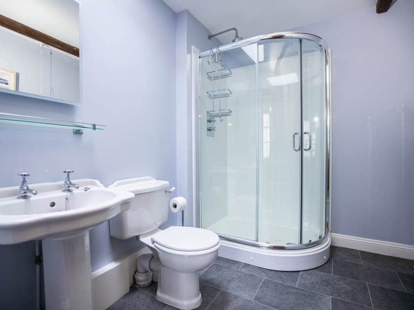 Shower room | Lavender Cottage - Woodlands Manor Farm, Woodford, near Bude