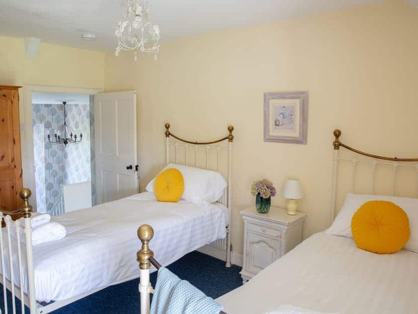 Twin bedroom | Woodlands Manor House - Woodlands Manor Farm, Woodford, near Bude