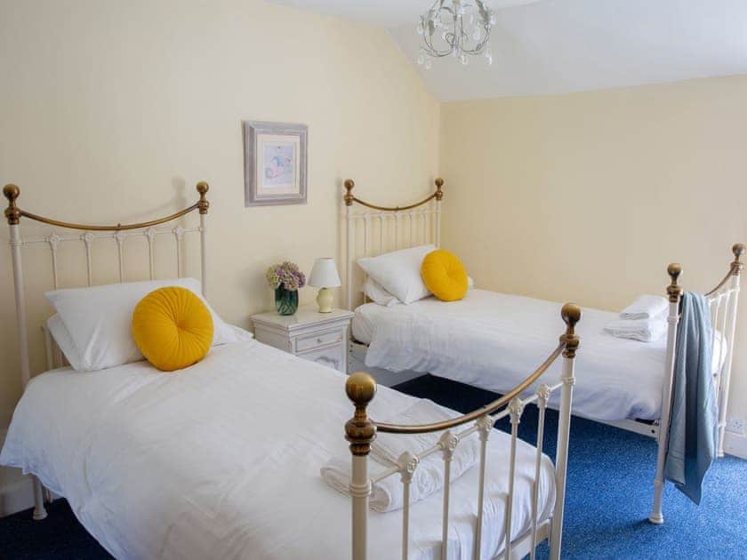 Twin bedroom | Woodlands Manor House - Woodlands Manor Farm, Woodford, near Bude