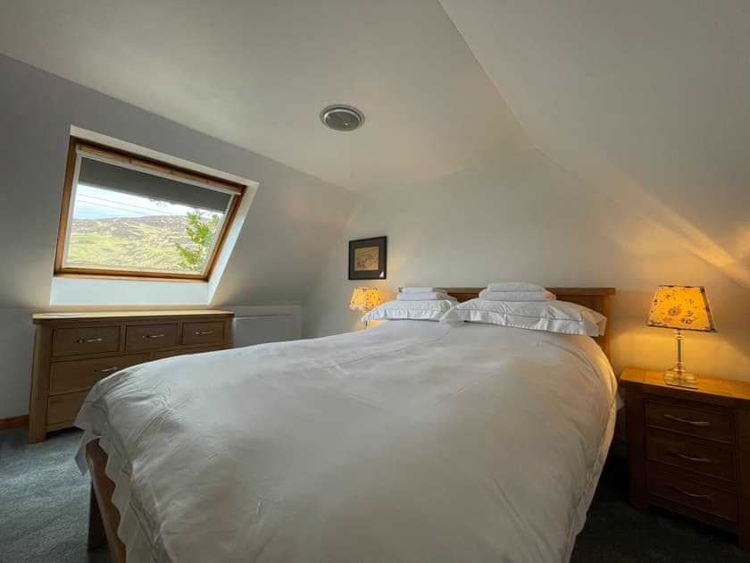 Double bedroom | Lag Cottage, Dornie, near Kyle
