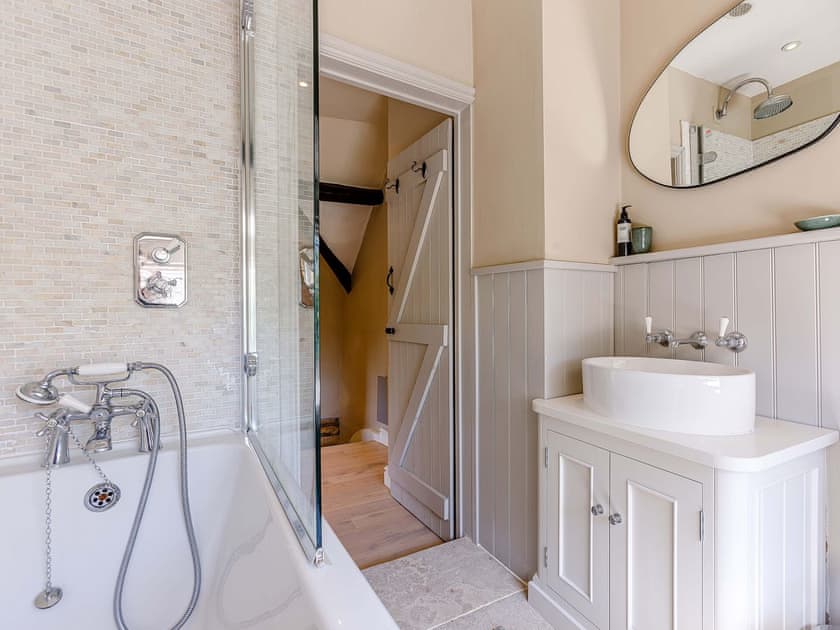 En-suite | Hope Cottage, Longborough, near Moreton-In-Marsh