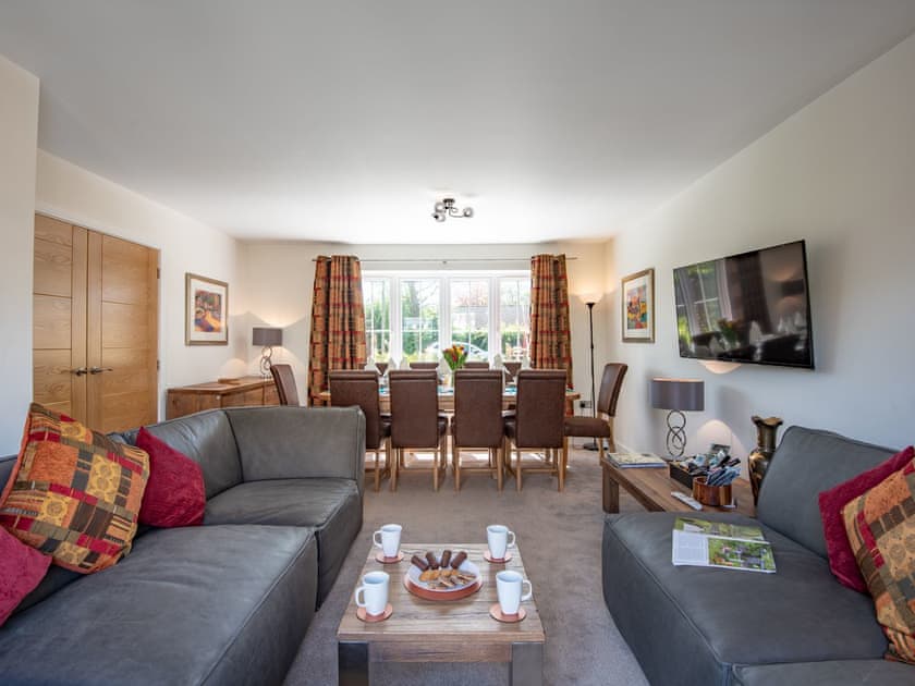 Living room/dining room | Oakwood, Everton