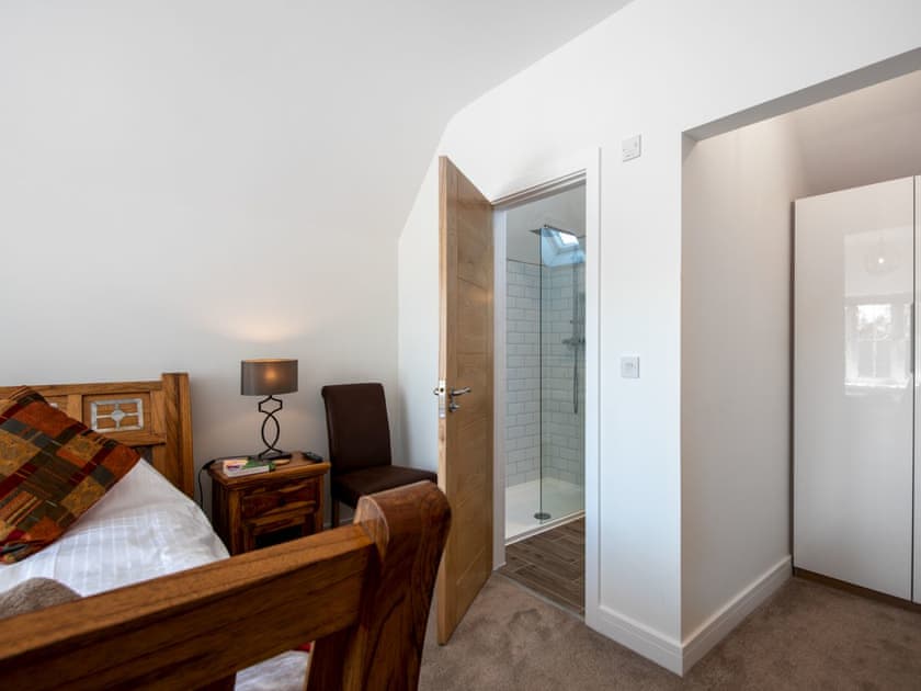 Double bedroom | Oakwood, Everton