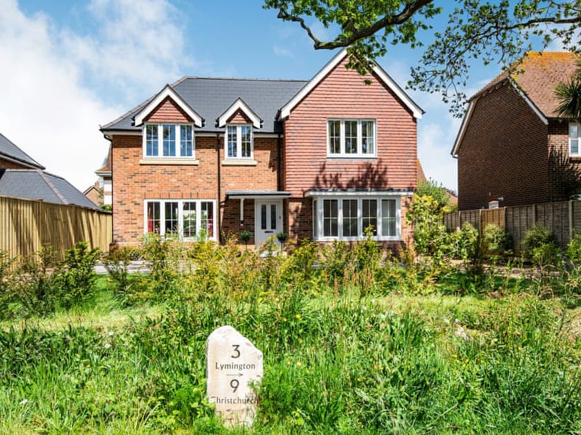 Exterior | Oakwood, Everton
