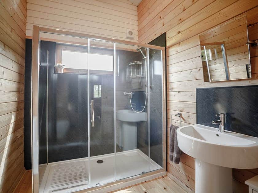 Shower room | Jessica - Old Pump House Lodges, Lintlaw near Duns