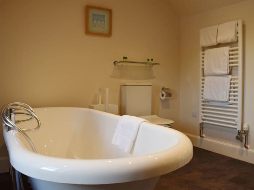 Bathroom | Heron Cottage - Kinnaird Estate Cottages, By Dunkeld, Pitlochry