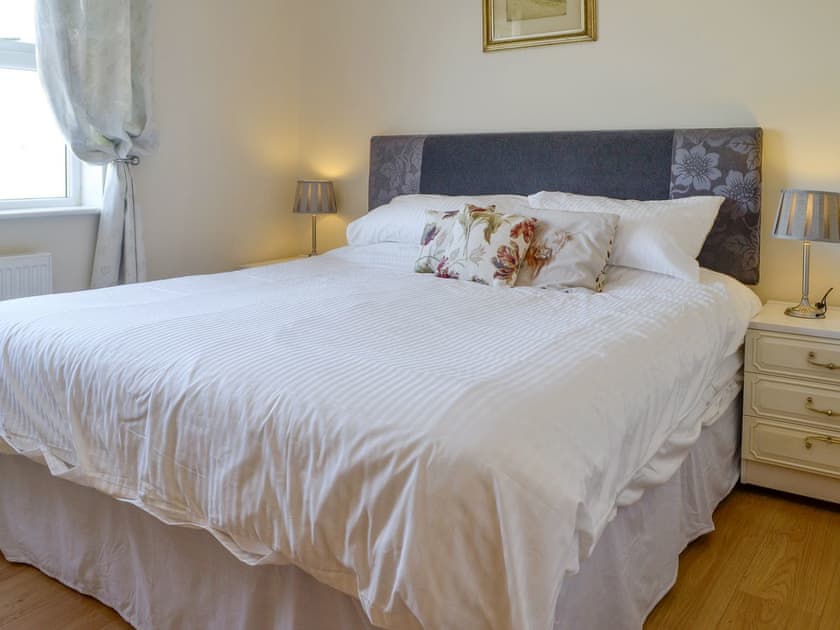 Double bedroom | Curlew Cottage, Lockerbie, near Moffat