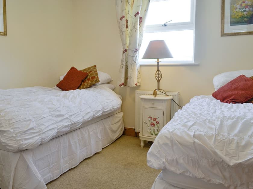 Twin bedroom | Curlew Cottage, Lockerbie, near Moffat