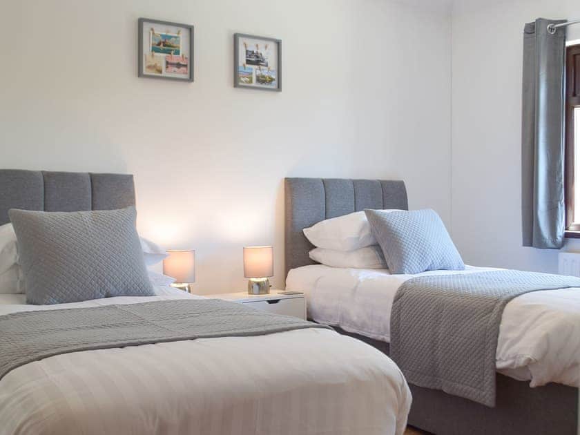 Twin bedroom | Pembroke Cottage, Pembroke