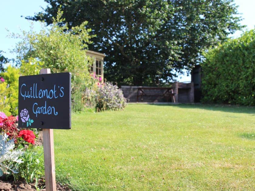 Guillemot’s garden | Guillemot Cottage - Manor Farm Cottages, Buckton, near Flamborough