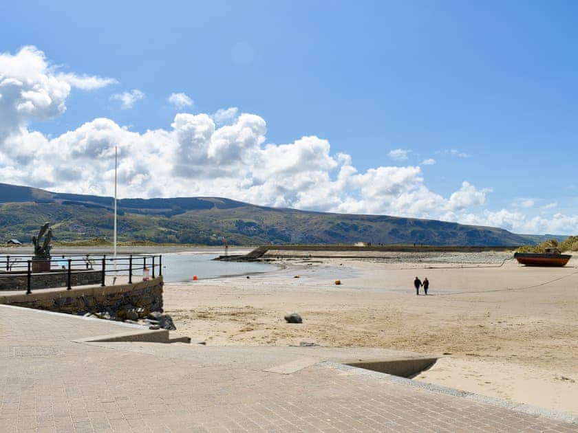 Barmouth Beach