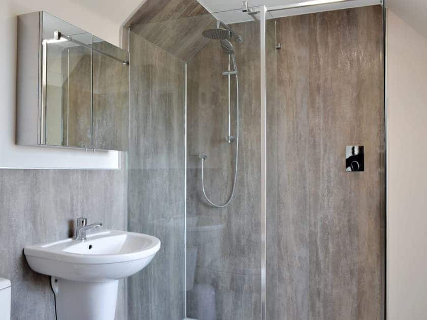 Shower room | Inver House Apartment, Inverurie