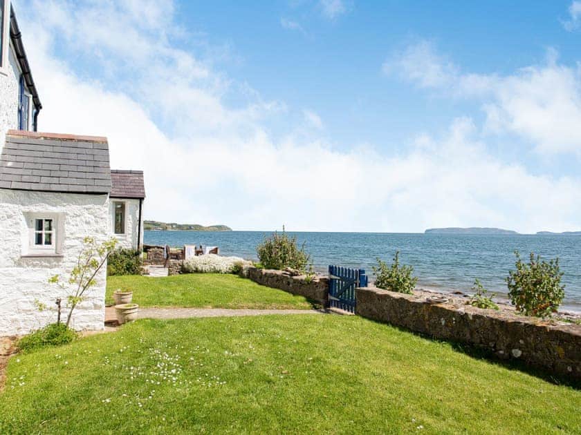 Setting | Blue Sails - Water’s Edge Cottages, Llanfaes, Beaumaris, Anglesey