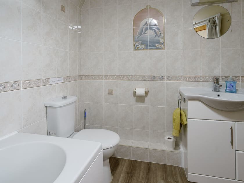 Bathroom | Cherry Trees, Port Lion