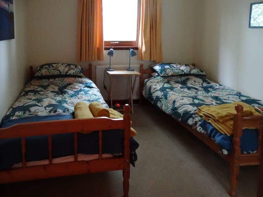 Twin bedroom | Scobach Lodge, Turriff