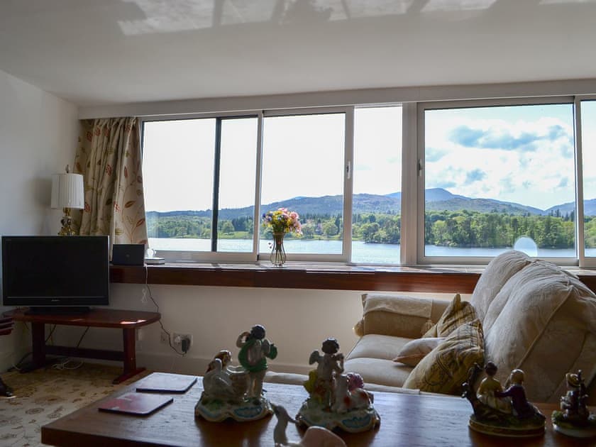 Lakeside Penthouse Apartment (ref UK34391) in Ambleside, near