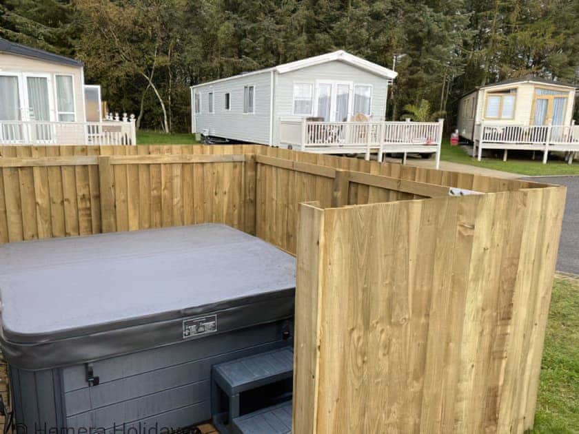 Hot tub | Sunflower Retreat - Percy Woods Golf and Country Retreat, Swarland, near Morpeth