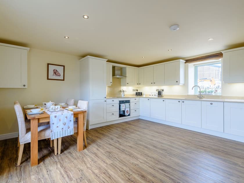 Kitchen/diner | Wheston House Farm Holiday Cottages- Stable View - Wheston House Farm Holiday Cottages, Tideswell