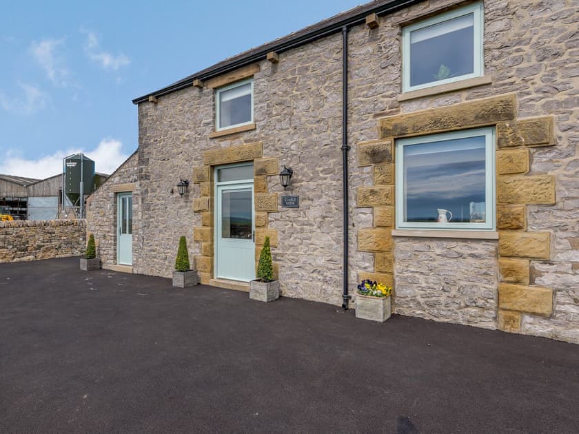 Exterior | Wheston House Farm Holiday Cottages- Stable View - Wheston House Farm Holiday Cottages, Tideswell