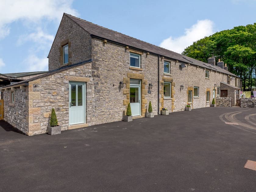 Exterior | Wheston House Farm Holiday Cottages- Stable View, Wheston House Farm Holiday Cottages- The Old Shippen - Wheston House Farm Holiday Cottages, Tideswell Moor, near 