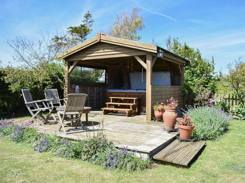 Atherfield Green Farm Holiday Cottages : Lavender Cottage