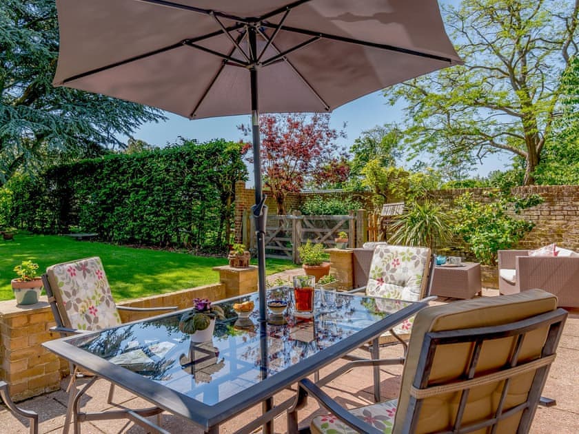 Sitting-out-area | The Hideaway @ The Den, Tunstall, near Sittingbourne
