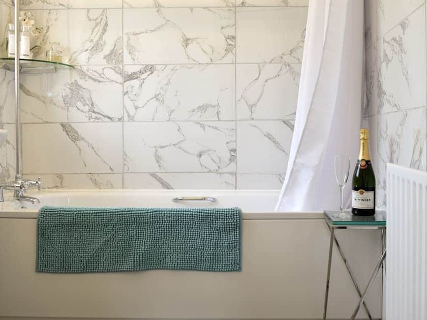 Bathroom | Beech Tree Cottage at Blackaton Manor Farm, Widecombe-in-the-Moor