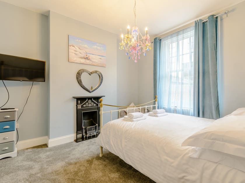 Bedroom | Victoria Square, Whitby
