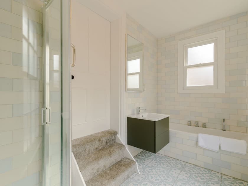 Bathroom | Victoria Square, Whitby