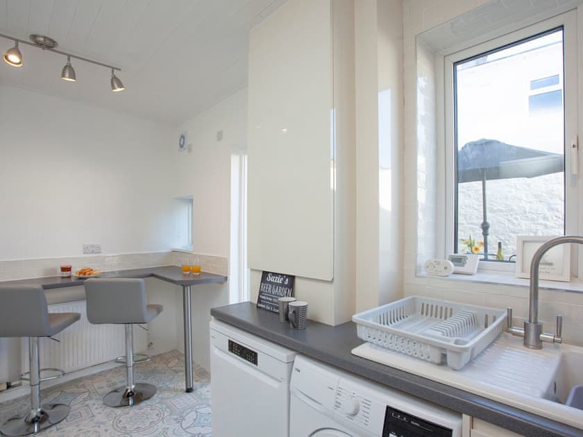 Kitchen | Suzie’s Pad, Torquay