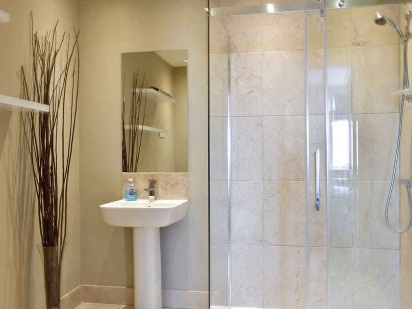 En-suite | Lower Beach House, Whiting Bay