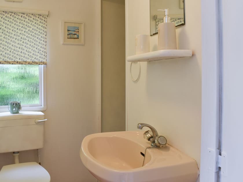 Shower room | Cornfield Lodge, Shaftesbury