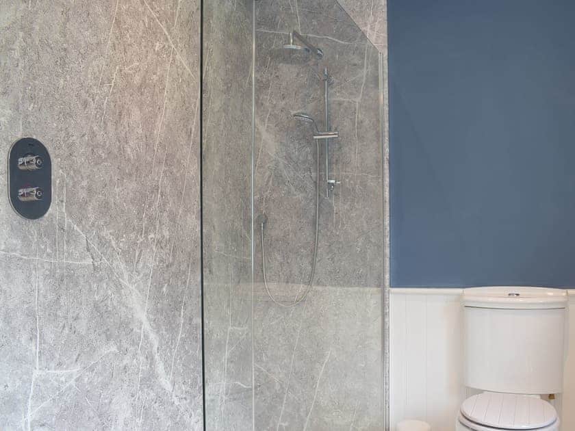 Bathroom | The Woodshed, Letton