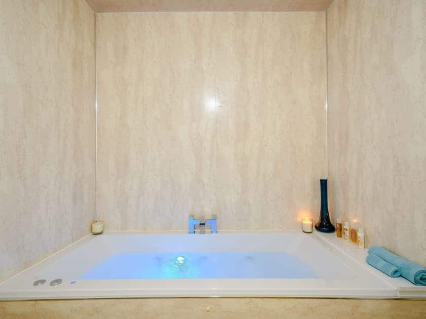 Bathroom | Chandlers Country House- Seaview Cottage - Chandlers Country House, Ascog, Isle of Bute 