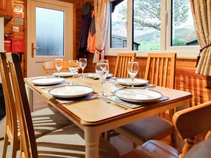 Dining for 6, Bewick Lodge | Bewick Lodge - Burnside Park - Burnside Park, Keswick