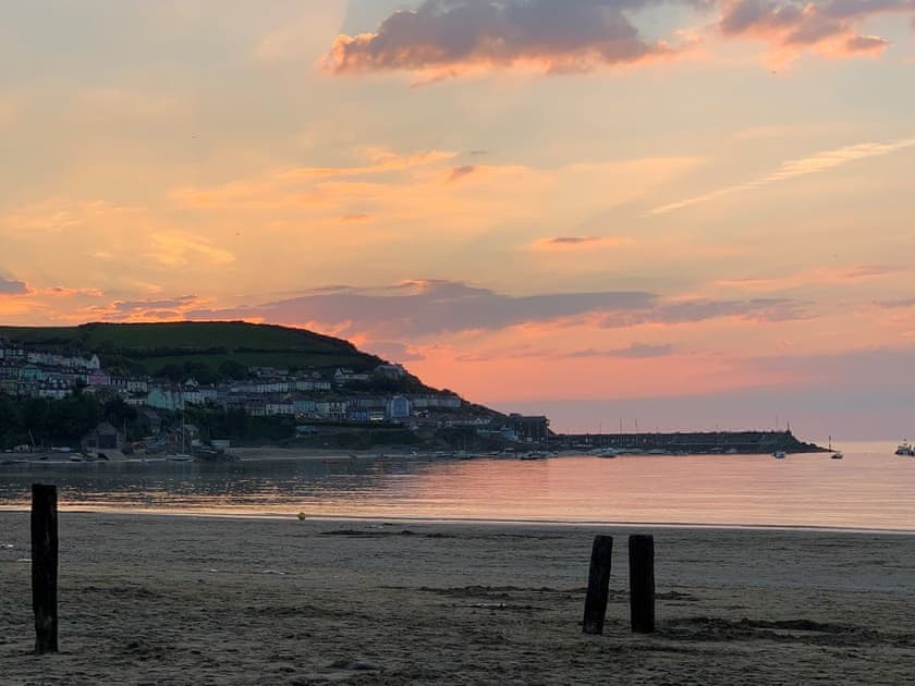 Traeth Gwyn | Bristol House, New Quay