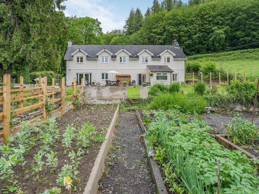 Exterior | Taliaris Isaf, Llandeilo