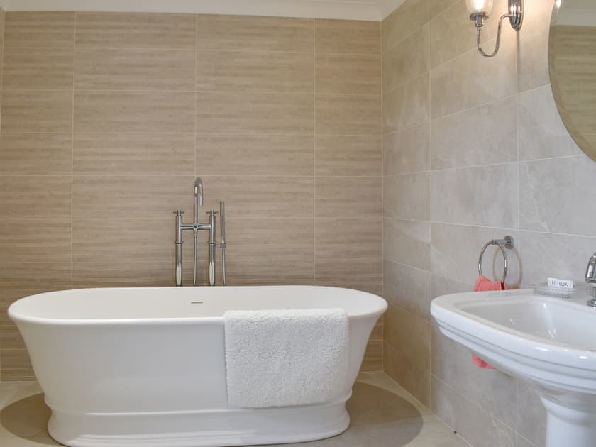 Bathroom | Chellow Dene, Singleton