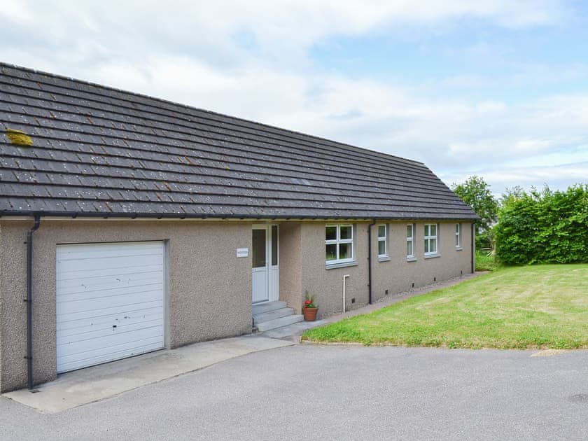 Parking | Westend, Duffus