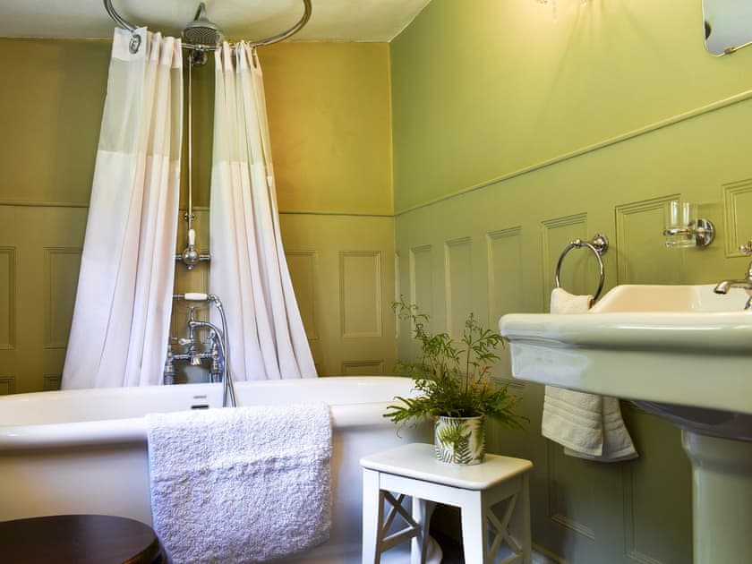 Bathroom | Squirrel Cottage - Banc Llugwy Cottages, Betws-y-Coed