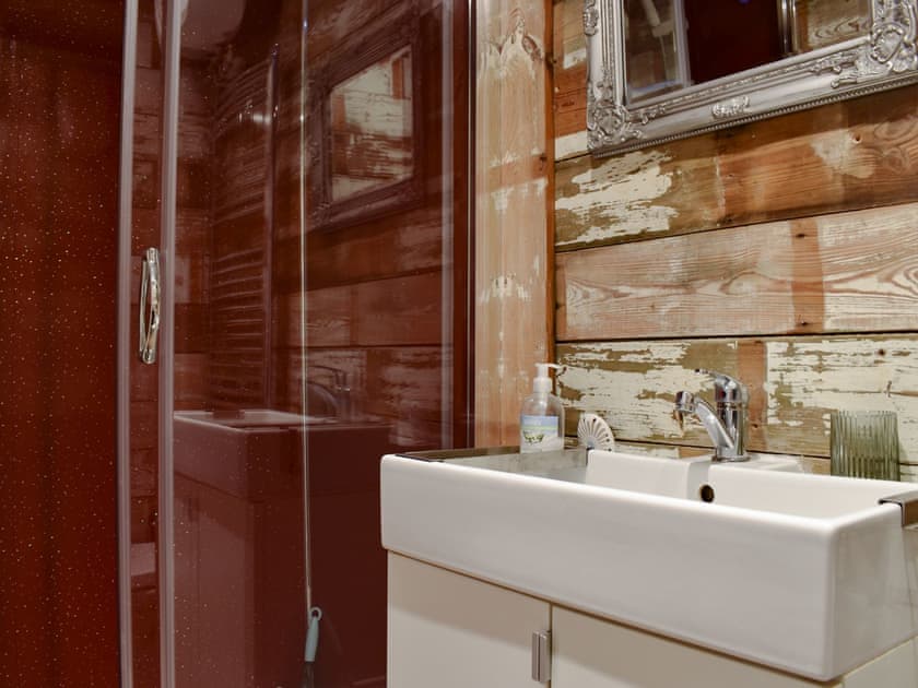 En-suite | Beckview Cottage, Staithes 