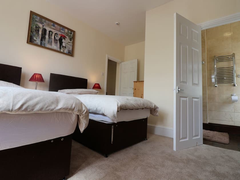 Twin bedroom | Palm Tree House, Torquay