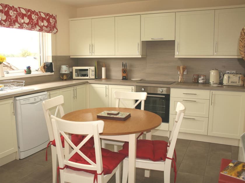 Kitchen/diner | Corrie Cottage, Crieff